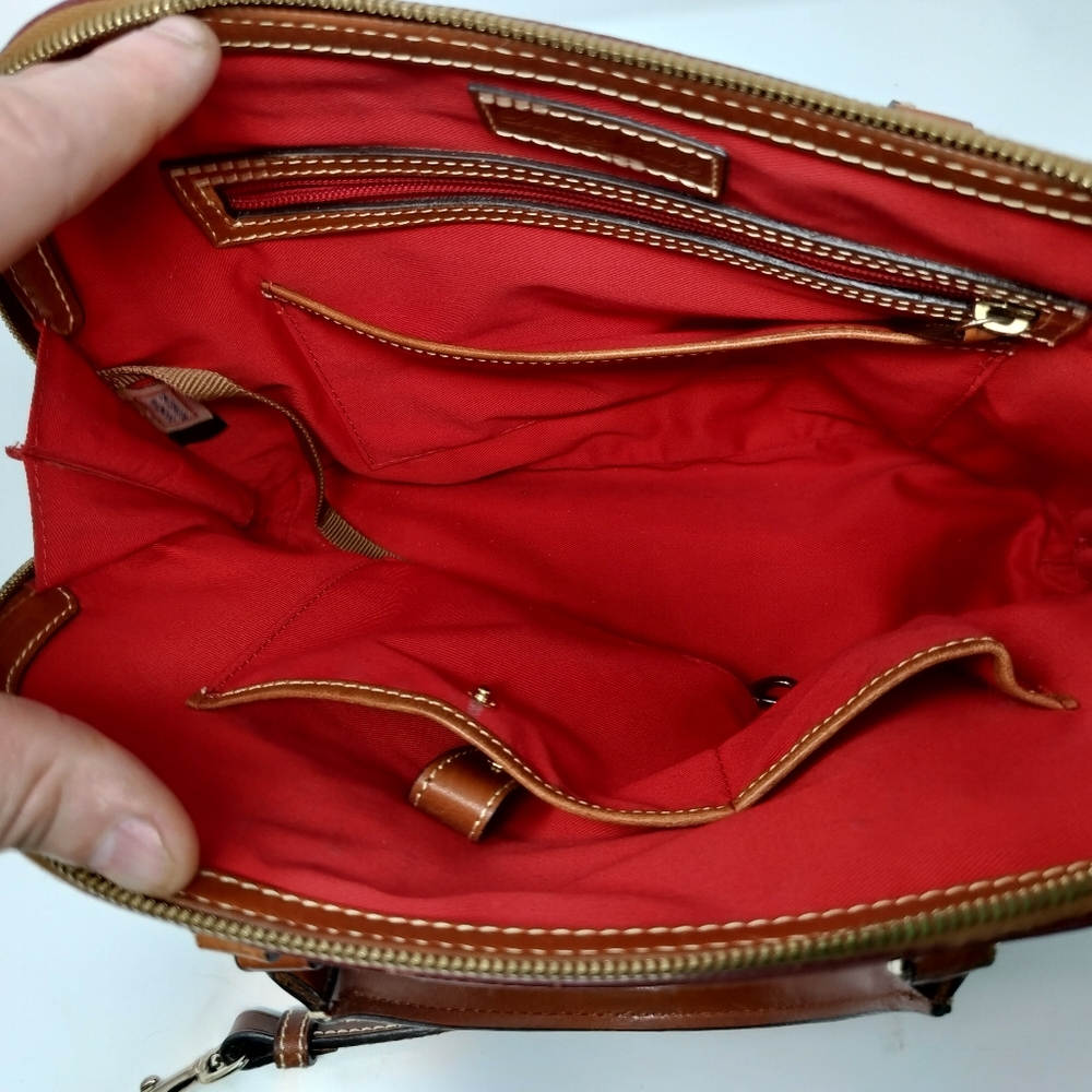 Dooney & Bourke Pebble Grain Zip Zip Satchel Bordeaux in great condition - Picture 13 of 16